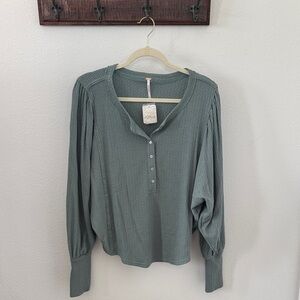 NWT Free People Sage Green Waffle Henley with Puff Sleeves